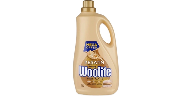 Woolite Keratin Therapy Pro-Care na všechny druhy prádla. Tekutý prací přípravek s keratinem.  3.6 l / 60 pracích dávek                                                                                                                                   