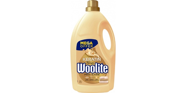 Woolite Keratin Therapy Pro-Care na všechny druhy prádla. Tekutý prací přípravek s keratinem.  4.5 l / 75 pracích dávek                                                                                                                                   